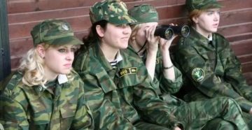 Берут ли по контракту в армию девушек Берут ли по контракту в армию девушек